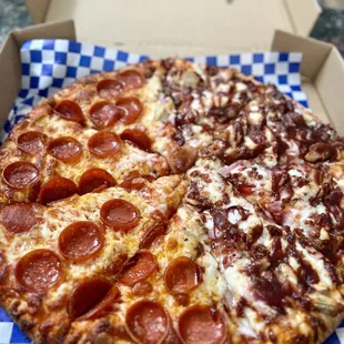 Half pepperoni half bbq chicken