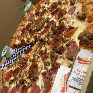 Large Carnivora meat lover