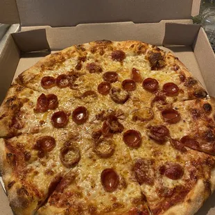 Tomato and Cheese Pizza with 1 Topping