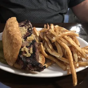 Steak sandwich with just garlic on it
