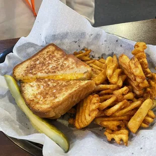 Grilled cheese with waffle fries