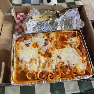Spaghetti and meatballs, came with a slice of garlic toast