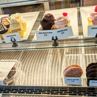 Cupcakes and cookie sandos April 29, 2024