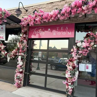 outside, cupcakes