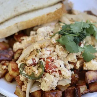 a plate of breakfast food