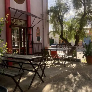 Just the cutest patio ever!