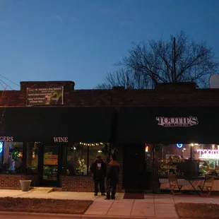 the outside of a restaurant