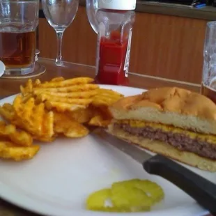 Chessburger with seasoned fries