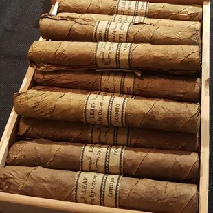 cigars in a box