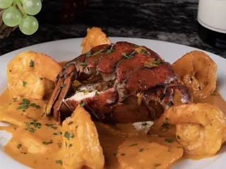 Le Sorelle Restaurant & Bar