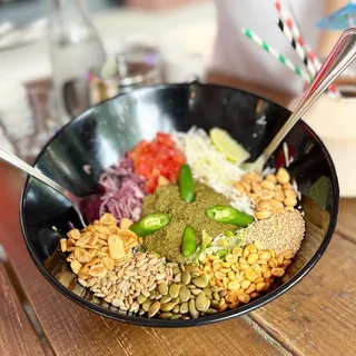 Shoo Share Tea Leaf Salad