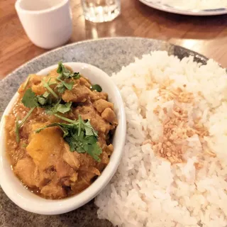 Burmese Mango Chicken Curry
