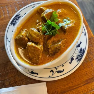 Papawadi Coconut Beef Curry