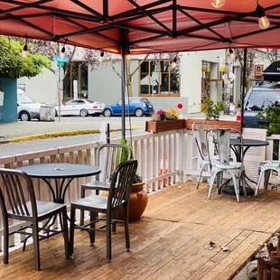 Outdoor seating at Top Burmese