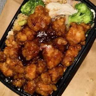 chicken wings and fried chicken, bbq chicken, fried chicken wings, chicken, bbq wings, chicken wings, fried chicken, poultry, food