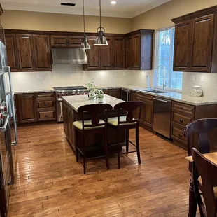 Granite with tile splash