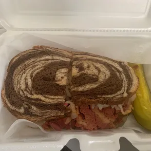 Classic Corned Beef Ruben (lean).