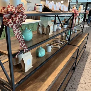 Decor where you stand in line