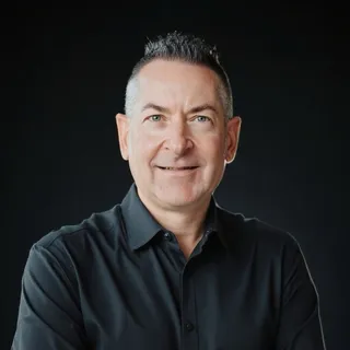 Chris L.