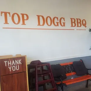 TOP DOG BBQ LOBBY.