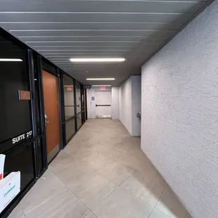 Hallway to enter Top Fuel via staircase