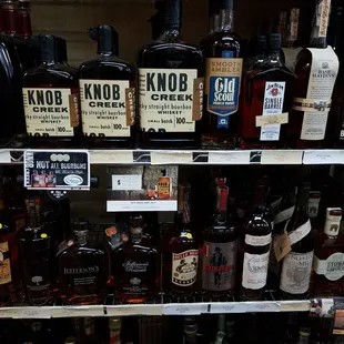 Top Hat Liquor Store