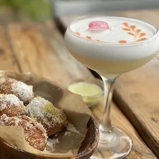 Pisco sour and zeppole