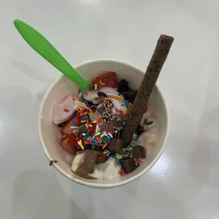 Vanilla, chocolate and peach, with toppings