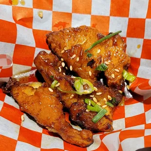 chicken wings and fried chicken, bbq chicken, fried chicken wings, food, fried chicken, poultry, chicken, chicken wings, bbq wings