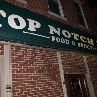 Top Notch.(keepsmilingphoto.com)