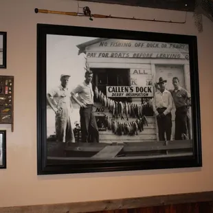 Wonderful decor with the old photographs of the Pickwick area