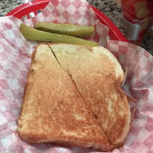 $5 grilled cheese with chips