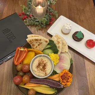 Hummus Plate