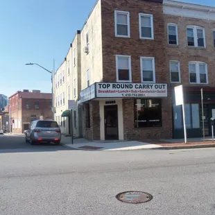 Storefront pic of Top Round Carryout on Baltimore Street