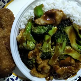 Chicken broccoli lunch special, and egg roll
