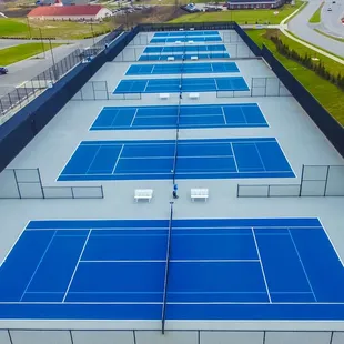 9 Outdoor Tennis Courts