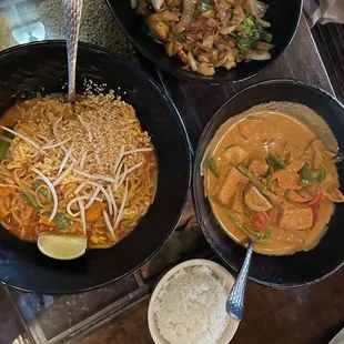 Pad Thai, Pad See U,  Tofu Curry