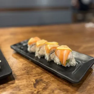 Lemon salmon roll