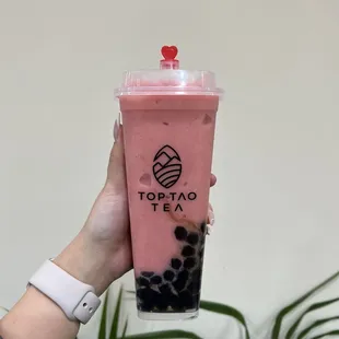 Strawberry Fantasy Smoothie with black boba