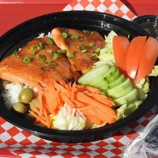 6 oz. Grilled Salmon, steamed rice &amp; side salad.
Healthy &amp; tasty lunch box in Santa Fe Spring. When you order, we will start cook.