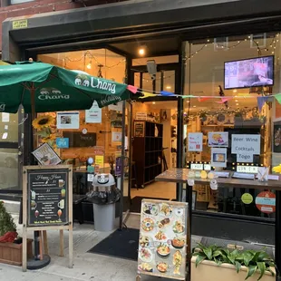 Store open 11am to 9pm ( Monday to Sunday ) 
Phone :646-726-4418
Online order : www.topthainyc.com