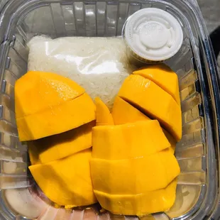 Mango sticky rice Togo and delivery