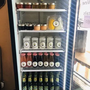 More choice more favor for you now.
All the homemade sauce available Togo and delivery now.