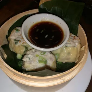 Steam chicken dumpling