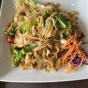 Chicken drunken noodles