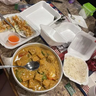 Panang Curry Dinner, Crab Rangoon, Steamed Noodles