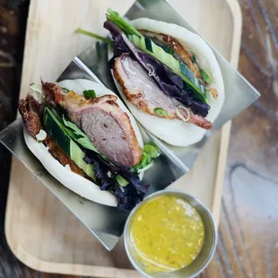 crispy duck bun ( with homemade basil mayo sauce)