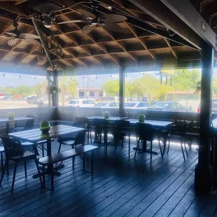 Nice patio area. Nice chill spot if they had the fans on in this Florida heat.