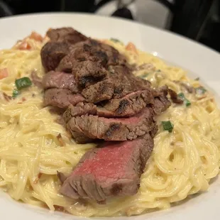 Gouda Alfredo with steak
