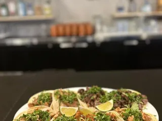 El Cantarito Restaurant & Bar